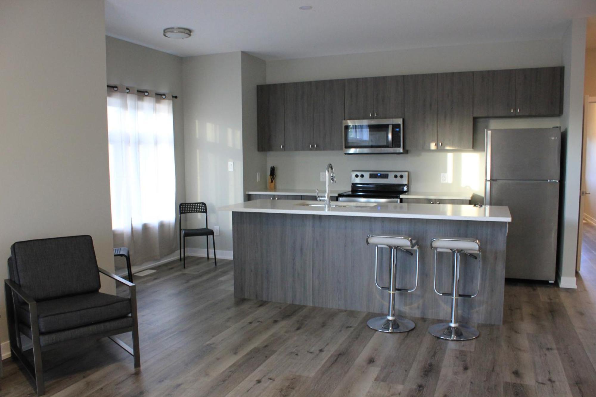 Boardwalk Homes - Executive Guest Rooms & Townhomes Kitchener Luaran gambar