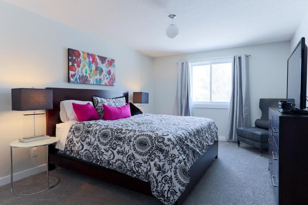 Boardwalk Homes - Executive Guest Rooms & Townhomes Kitchener Luaran gambar