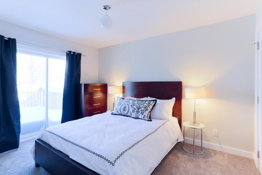 Boardwalk Homes - Executive Guest Rooms & Townhomes Kitchener Luaran gambar